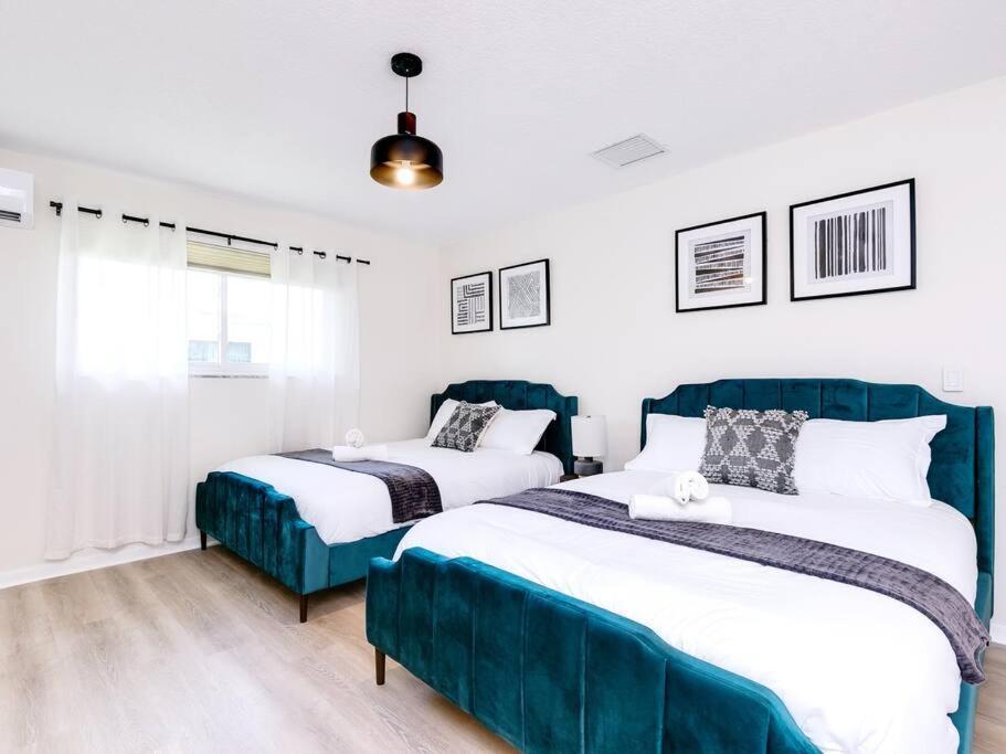 Сasa de vacaciones Modern Spacious 5-bedroom With Pool *