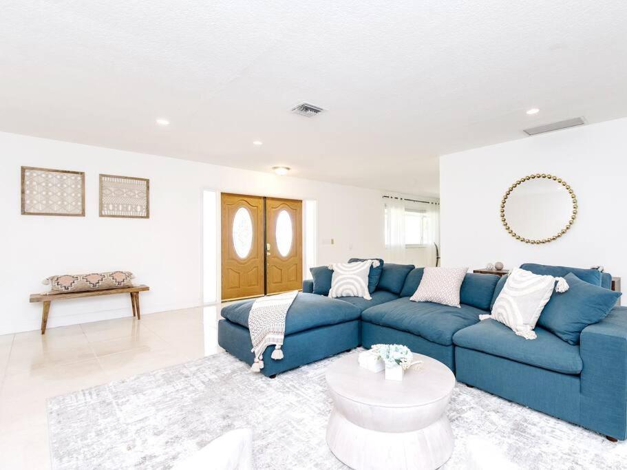 Modern Spacious 5-bedroom With Pool
