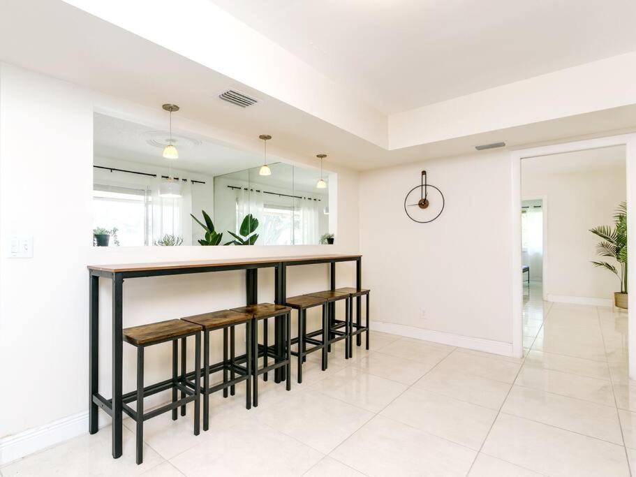 Holiday home Modern Spacious 5-bedroom With Pool