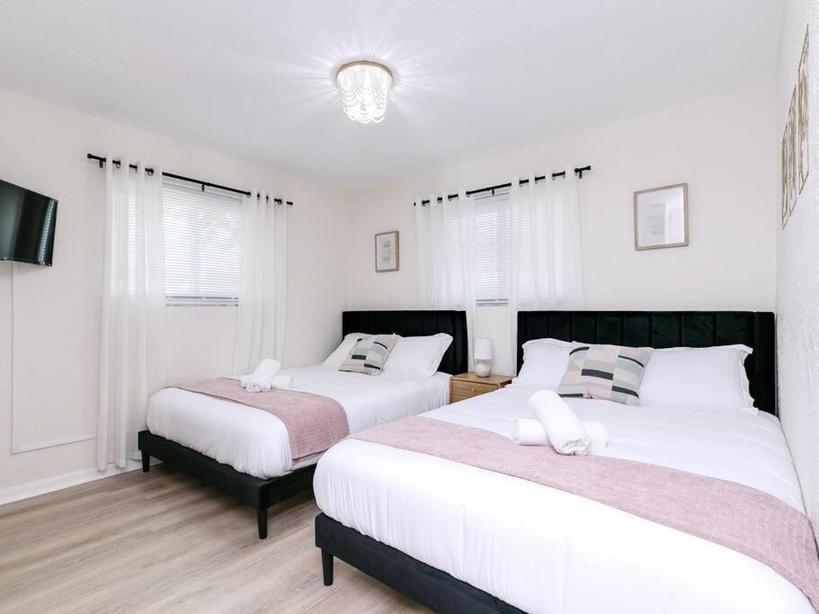 Modern Spacious 5-bedroom With Pool * Hollywood